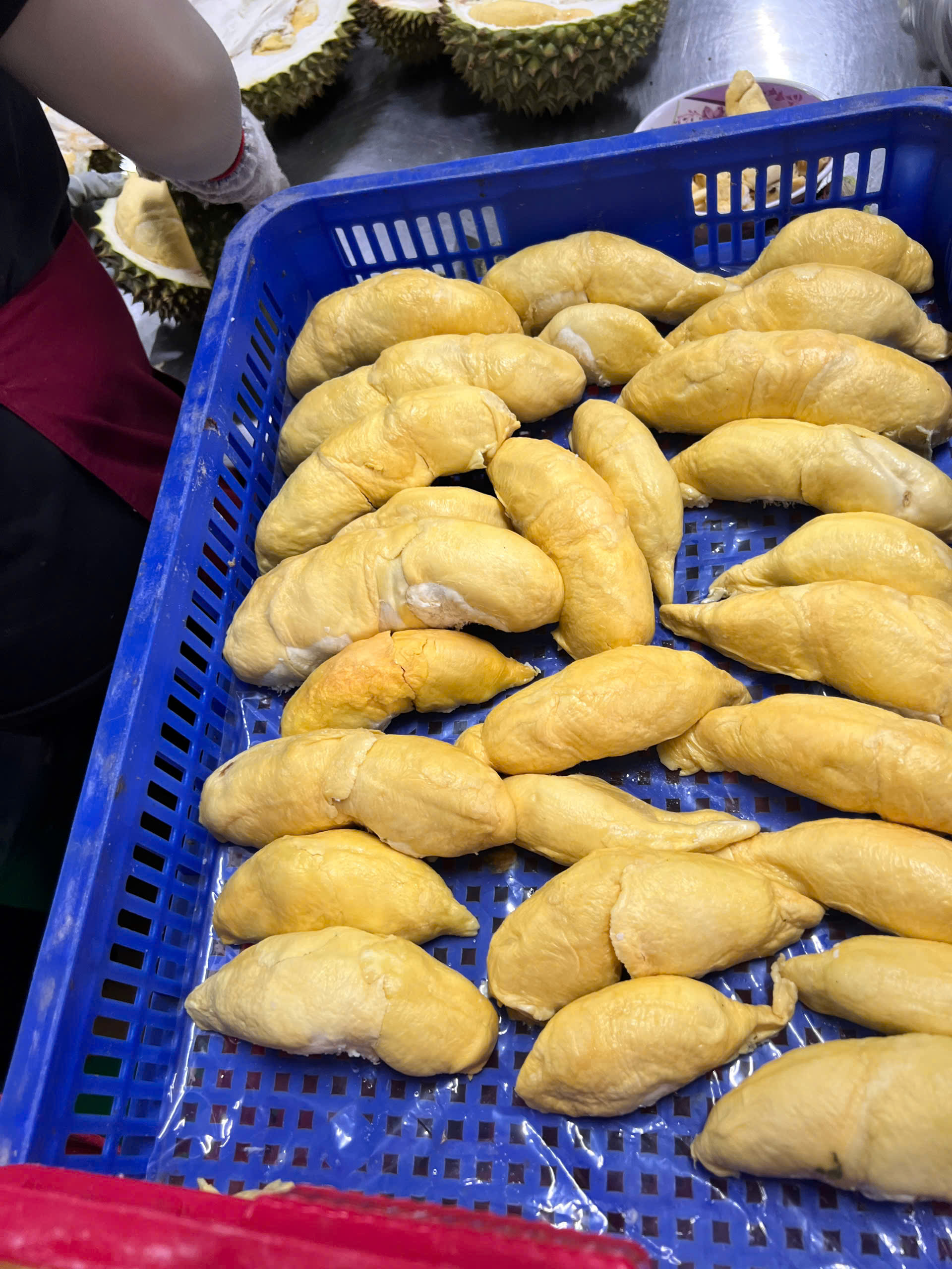 AI生成的榴莲与果肉示意图，不用于品种鉴定