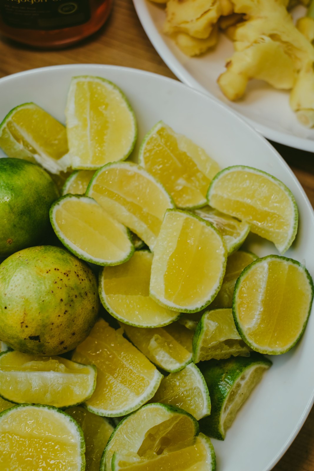 Illustrative lime and citrus photograph; seedlessness is not verified.