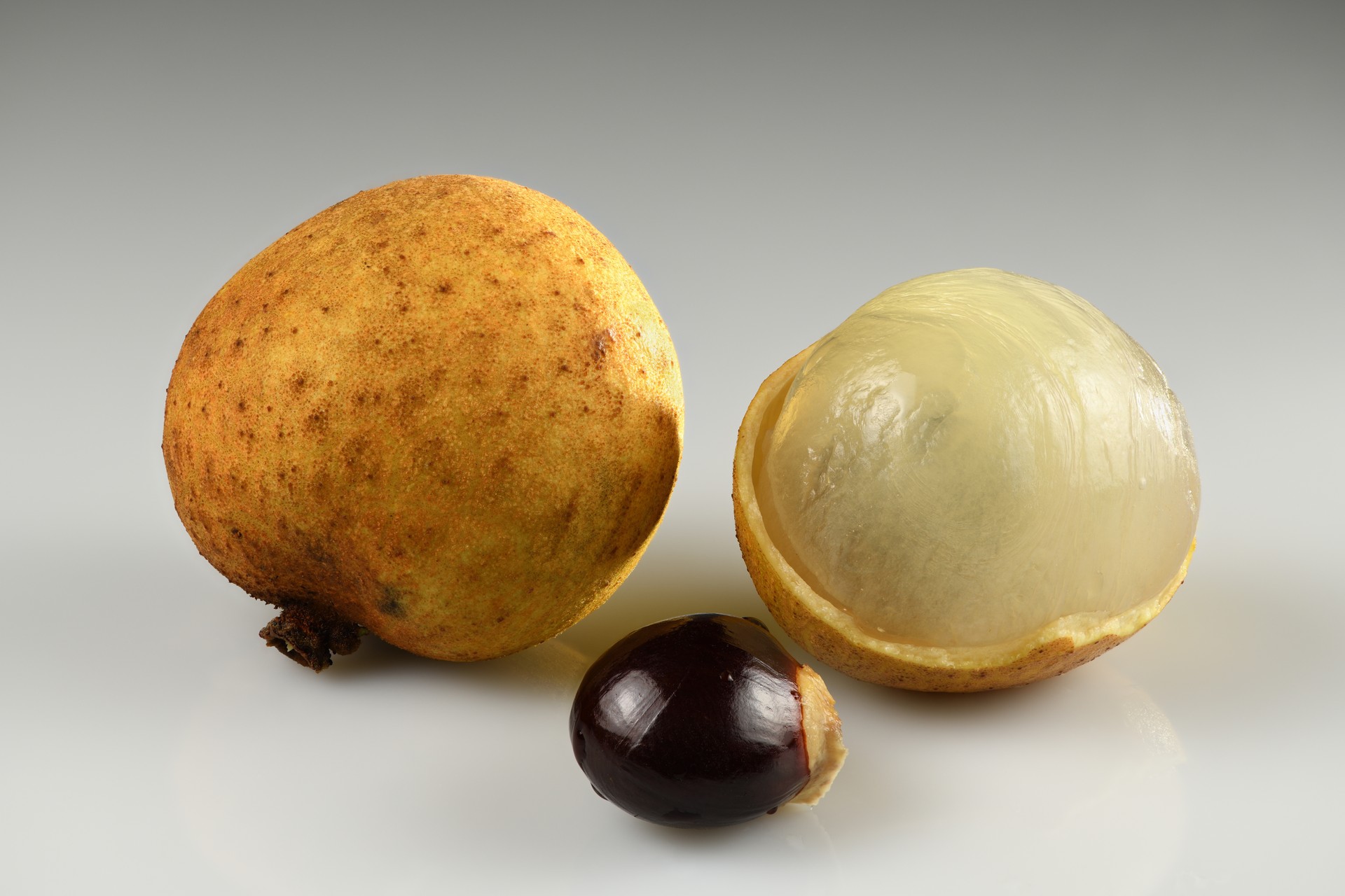 Longan - whole peeled and seed - Ivar Leidus